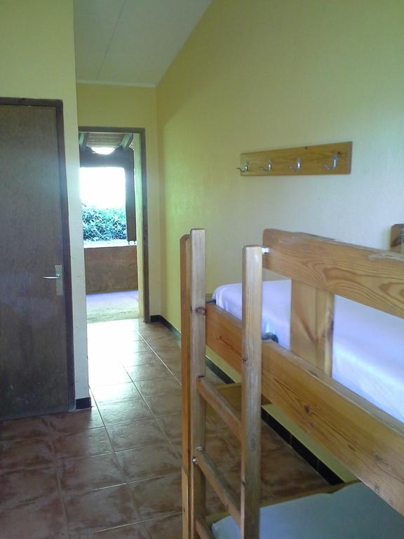Hostel Casa De Colonies La Cadamont Sant Joan les Fonts Pokoj fotografie